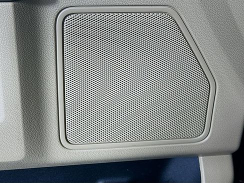 Used 2017 Ford F150 XLT w/ Equipment Group 302A Luxury AWD/4WD image 18