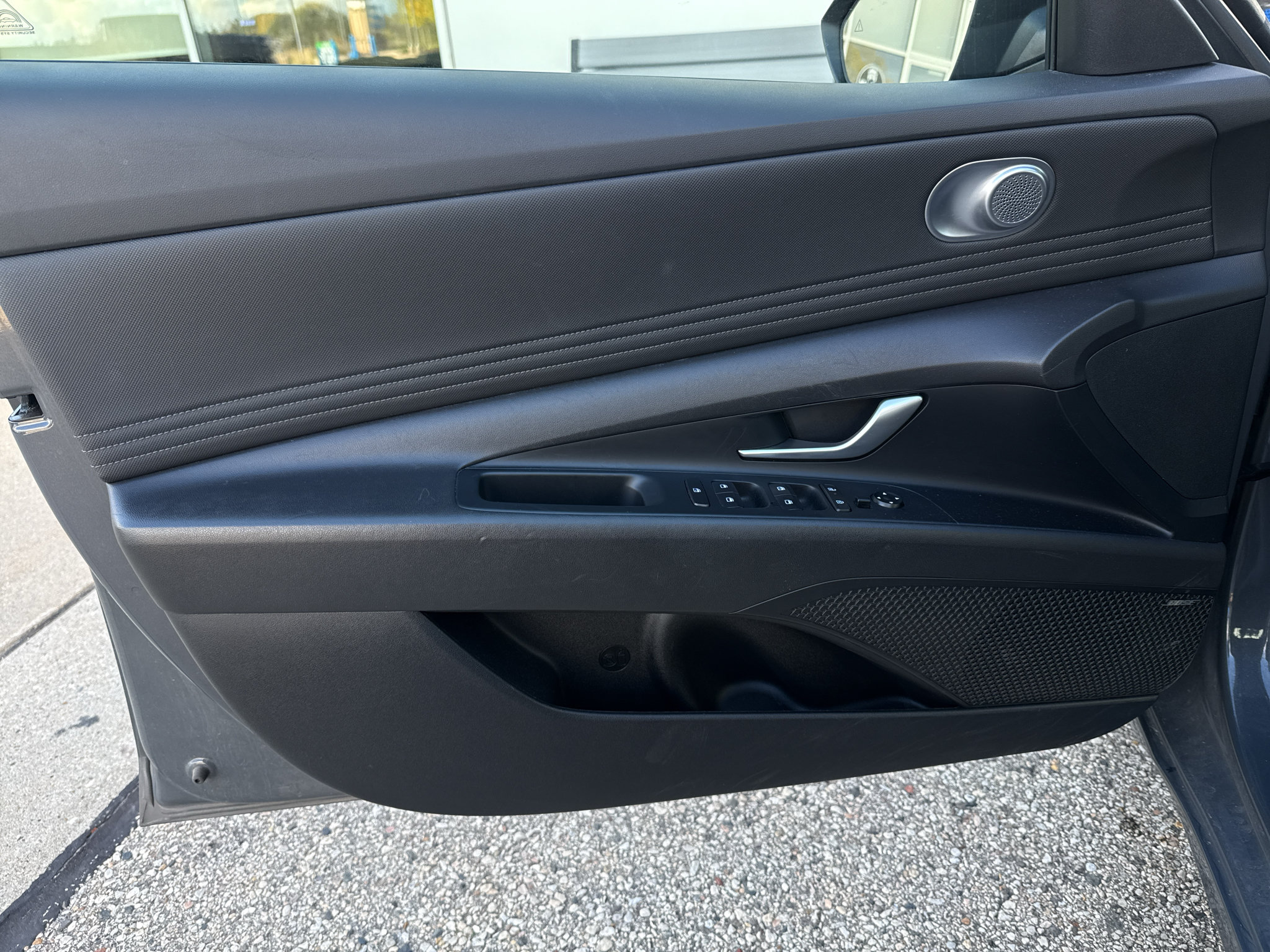 Used 2024 Hyundai Elantra Limited FWD image 9