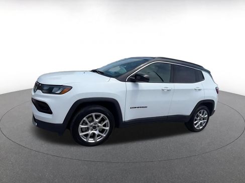 Used 2025 Jeep Compass Limited AWD/4WD image 8