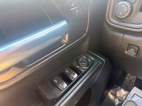 Used 2022 Chevrolet Silverado 1500 Custom AWD/4WD image 18