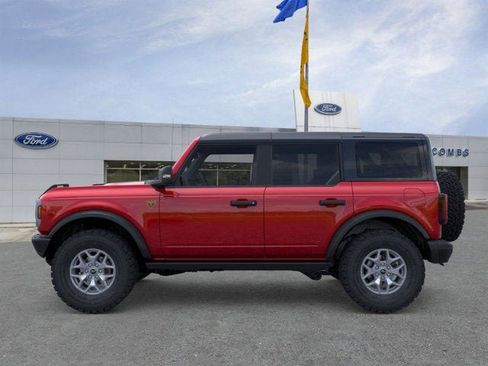 New 2025 Ford Bronco Badlands image 3