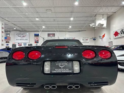 Used 2004 Chevrolet Corvette Convertible w/ Preferred Equipment Group RWD image 21