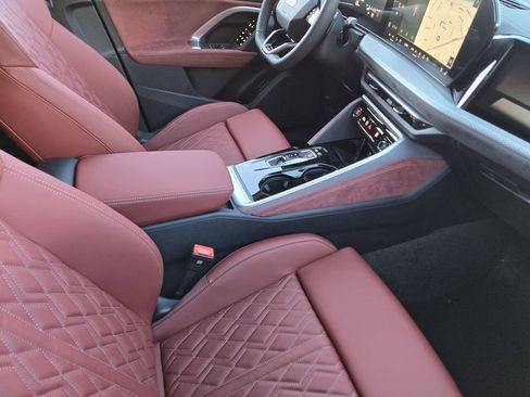 New 2025 Audi SQ5 Prestige image 15