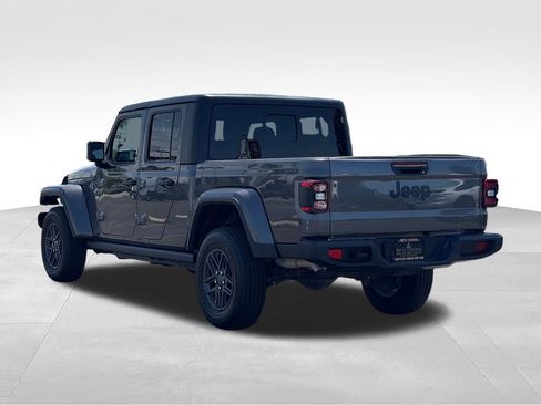 Used 2024 Jeep Gladiator Sport AWD/4WD image 7