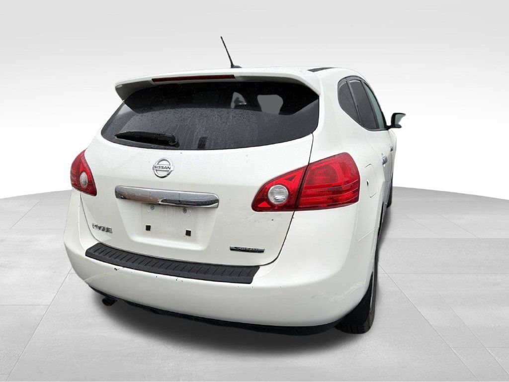 Used 2013 Nissan Rogue S w/ Special Edition Pkg FWD image 4