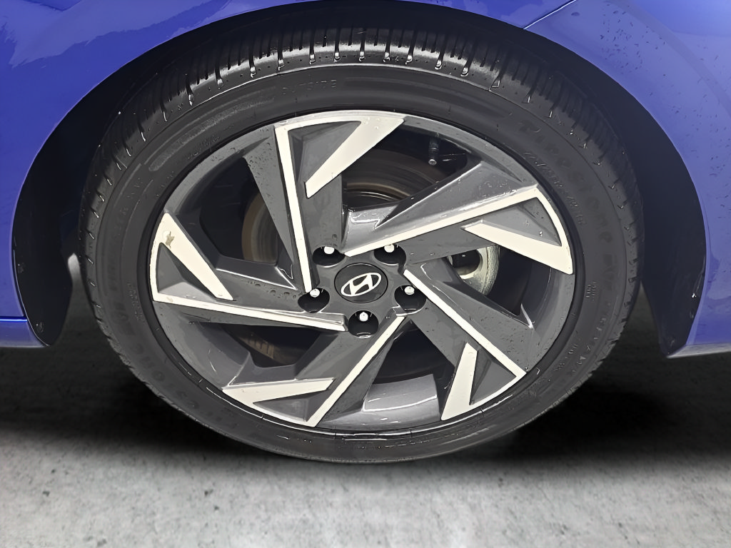 Certified 2025 Hyundai Elantra Limited FWD image 44