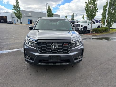 Used 2025 Honda Ridgeline TrailSport image 2