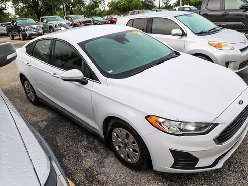 Used 2020 Ford Fusion S FWD image 7