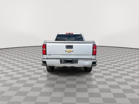 Used 2018 Chevrolet Silverado 1500 LT w/ All Star Edition AWD/4WD image 9