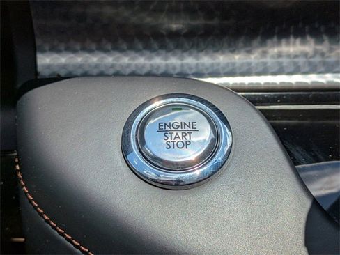 Used 2023 Lincoln Aviator Black Label w/ Dynamic Handling Package image 32