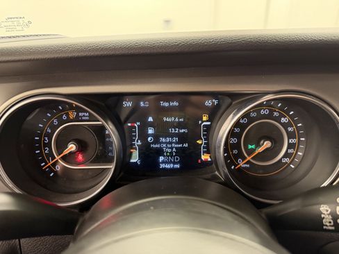 Used 2021 Jeep Wrangler Unlimited Sport image 9