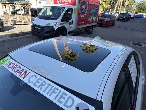 Used 2023 BMW 330i Sedan w/ Driving Assistance Package image 11