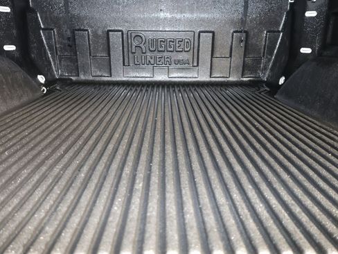 Used 2022 Chevrolet Silverado 1500 LTZ w/ LTZ Convenience Package II AWD/4WD image 19