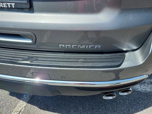 Used 2024 Chevrolet Tahoe Premier AWD/4WD image 5