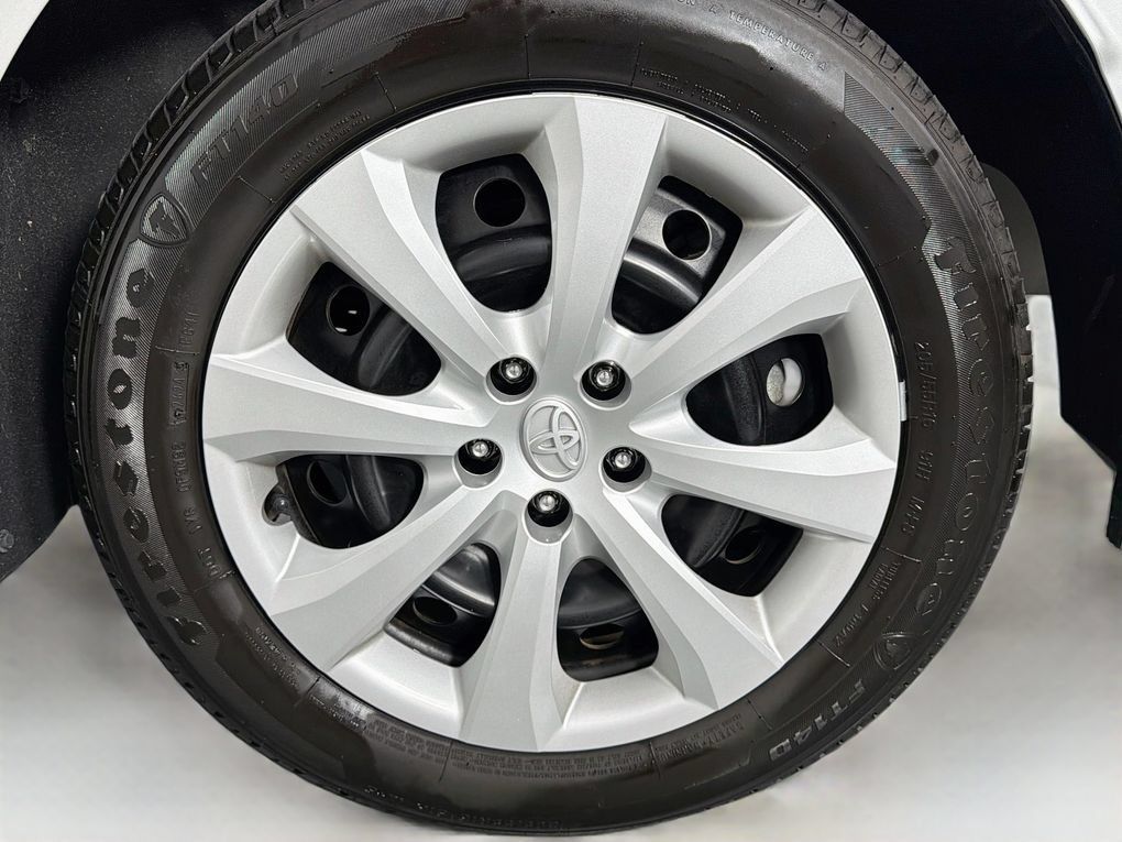 Used 2024 Toyota Corolla LE FWD image 32