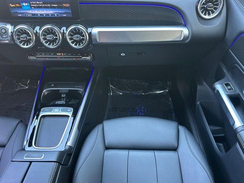 Certified 2024 Mercedes-Benz GLB 250 4MATIC image 29