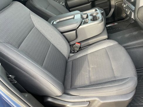 Used 2024 Chevrolet Silverado 2500 Custom w/ Custom Value Package image 32