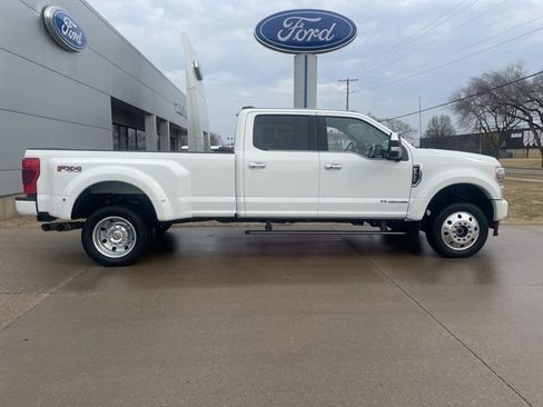 Used 2022 Ford F450 Platinum w/ FX4 Off-Road Package AWD/4WD image 16