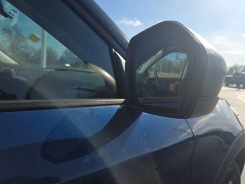 Used 2020 Ford Explorer XLT image 4