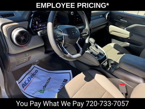 Used 2025 Chevrolet Colorado ZR2 w/ Technology Package AWD/4WD image 16