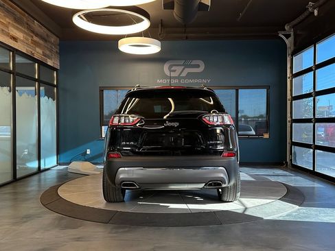 Used 2022 Jeep Cherokee Limited w/ Elite Package AWD/4WD image 4