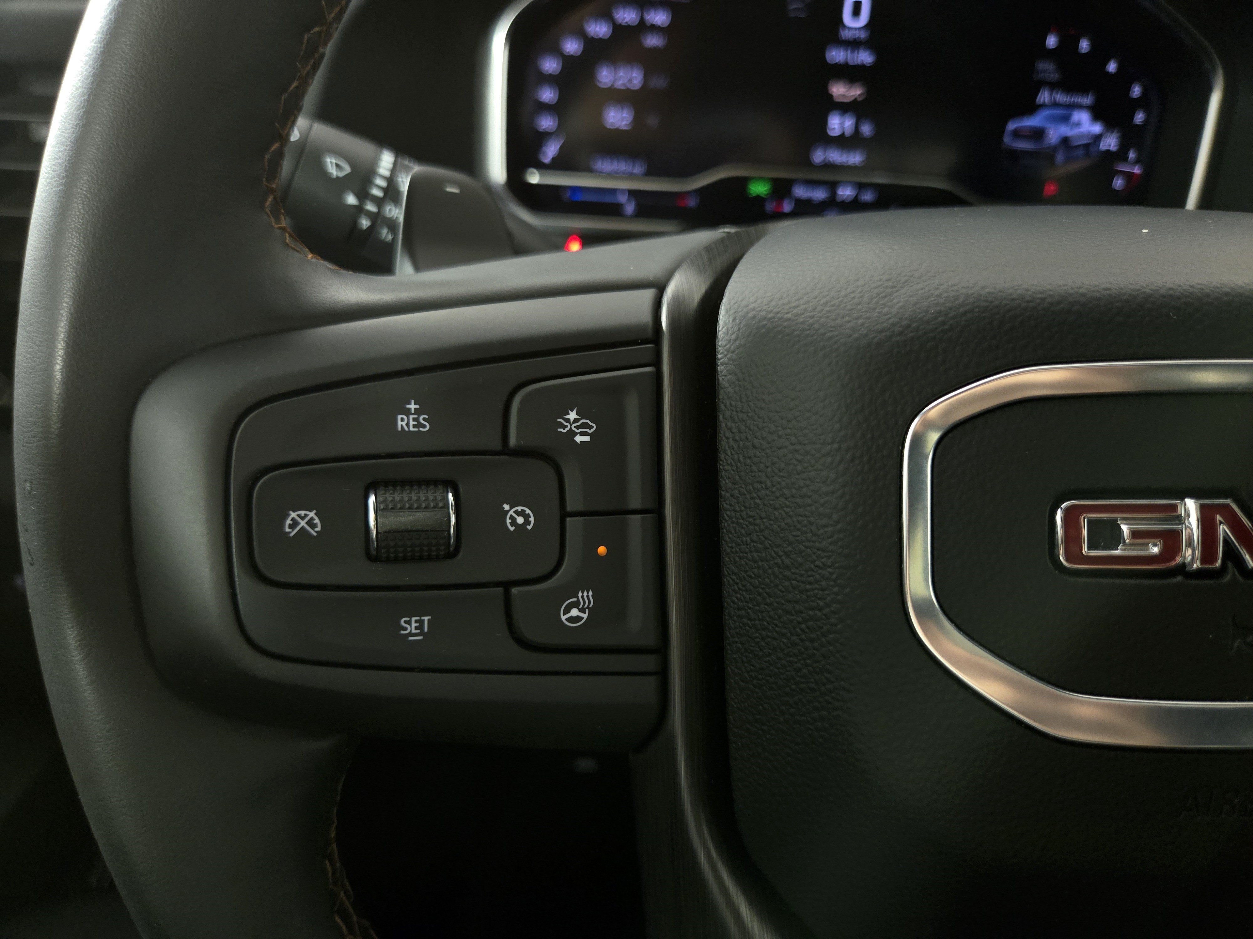 Used 2024 GMC Sierra 1500 AT4 w/ Technology Package AWD/4WD image 15