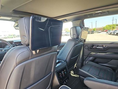 Used 2026 GMC Yukon AT4 Ultimate AWD/4WD image 9