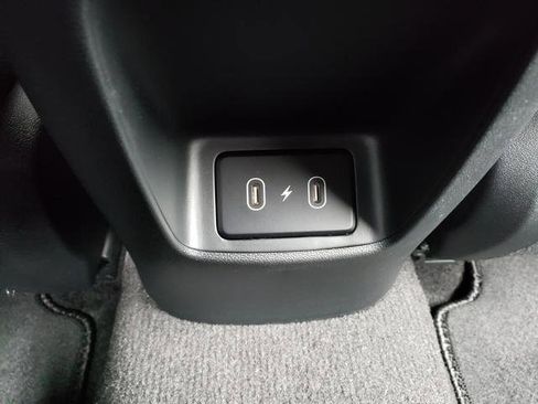 New 2025 Hyundai Elantra SEL image 11