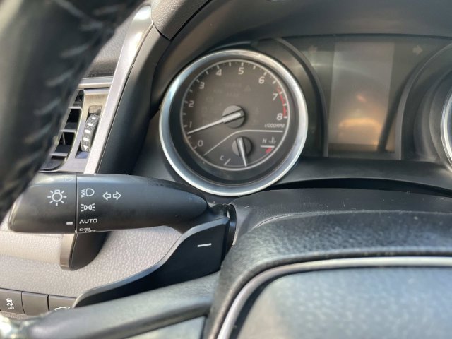 Used 2020 Toyota Camry SE w/ Convenience Package FWD image 33