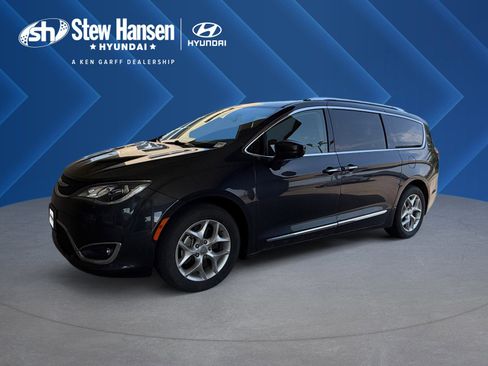 Used 2019 Chrysler Pacifica Touring-L Plus w/ Advanced Safetytec Group FWD image 1