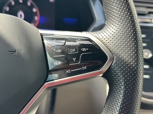 Certified 2022 Volkswagen Tiguan SE R-Line FWD image 39