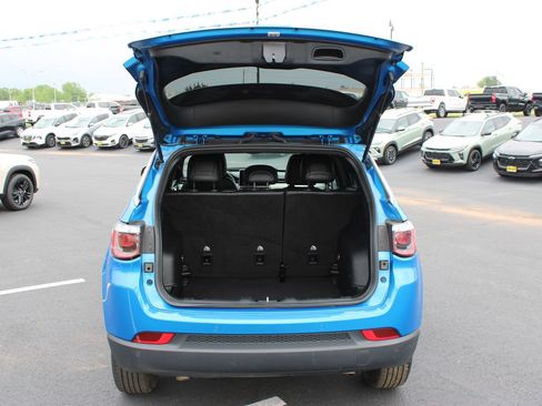 Used 2025 Jeep Compass Limited AWD/4WD image 8