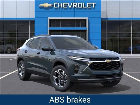 New 2026 Chevrolet Trax LT image 8