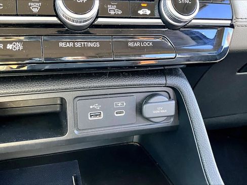 Used 2023 Honda Pilot Elite image 34