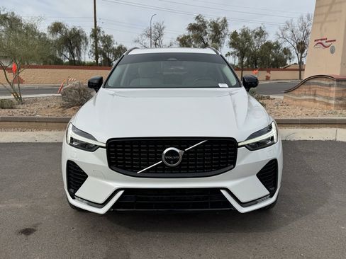 Used 2024 Volvo XC60 B5 Plus w/ Protection Package Premier image 8