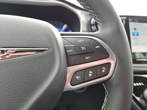 New 2026 Chrysler Pacifica Select image 41