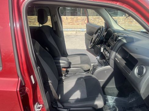 Used 2013 Jeep Patriot Latitude image 30