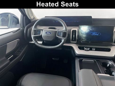 Used 2025 Ford Expedition Active AWD/4WD image 2