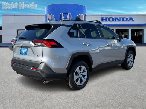 Used 2021 Toyota RAV4 LE w/ Carpet Mat Package (TMS) image 7