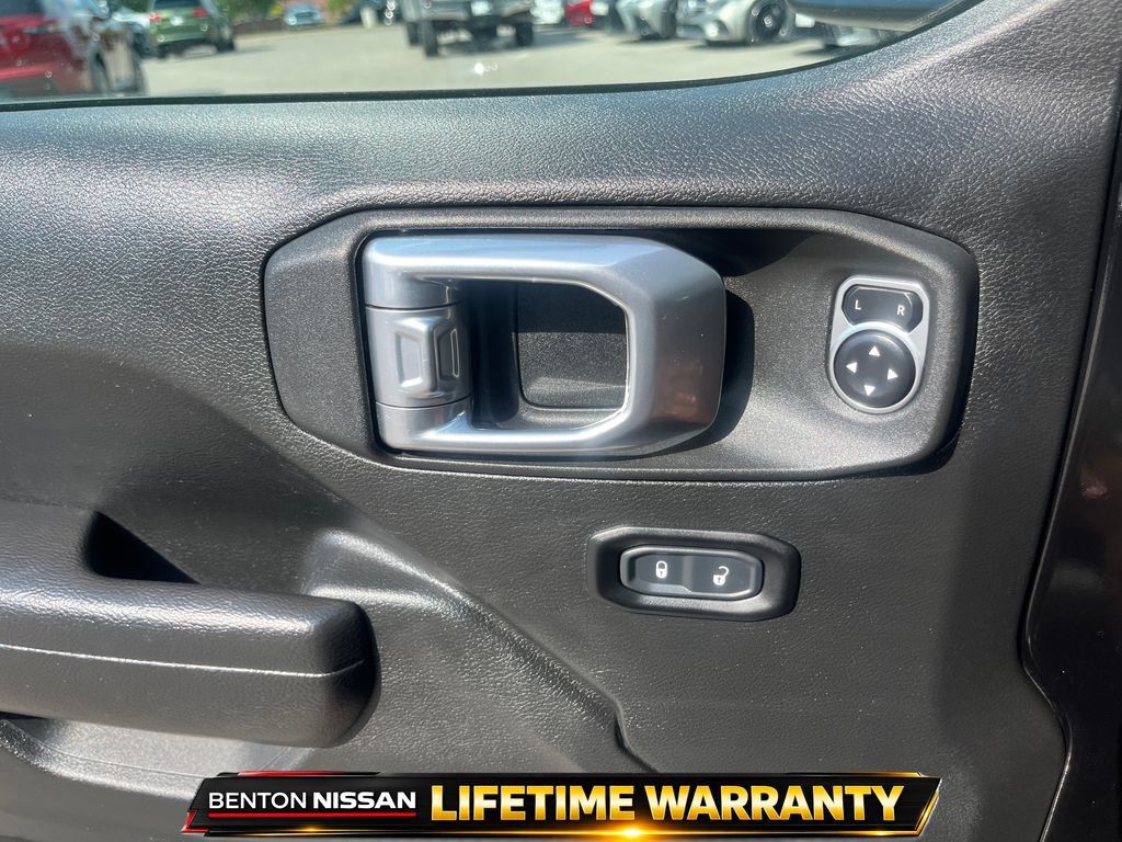 Used 2023 Jeep Wrangler Unlimited Sport AWD/4WD image 13