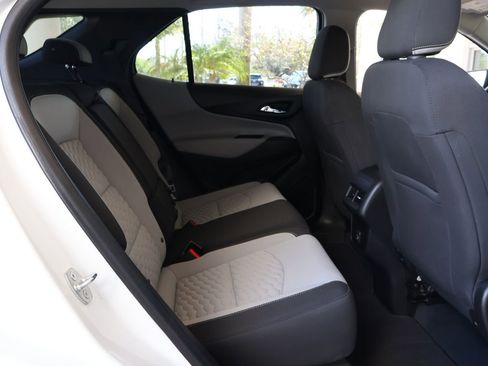 Used 2020 Chevrolet Equinox LS w/ LS Convenience Package image 17
