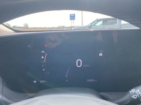 Used 2025 Buick Encore GX Avenir w/ Avenir Technology Package image 11