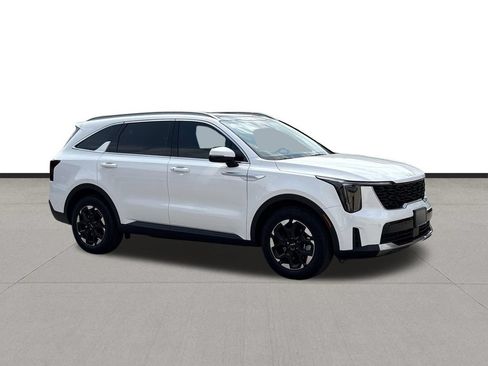 Used 2026 Kia Sorento S w/ S Panoramic Sunroof Package FWD image 3
