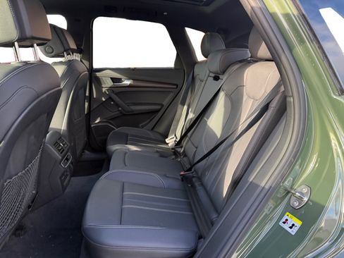 Used 2024 Audi Q5 e Premium Plus w/ Premium Plus Package image 16