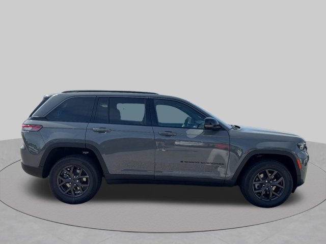 New 2027 Jeep Grand Cherokee Altitude AWD/4WD image 2