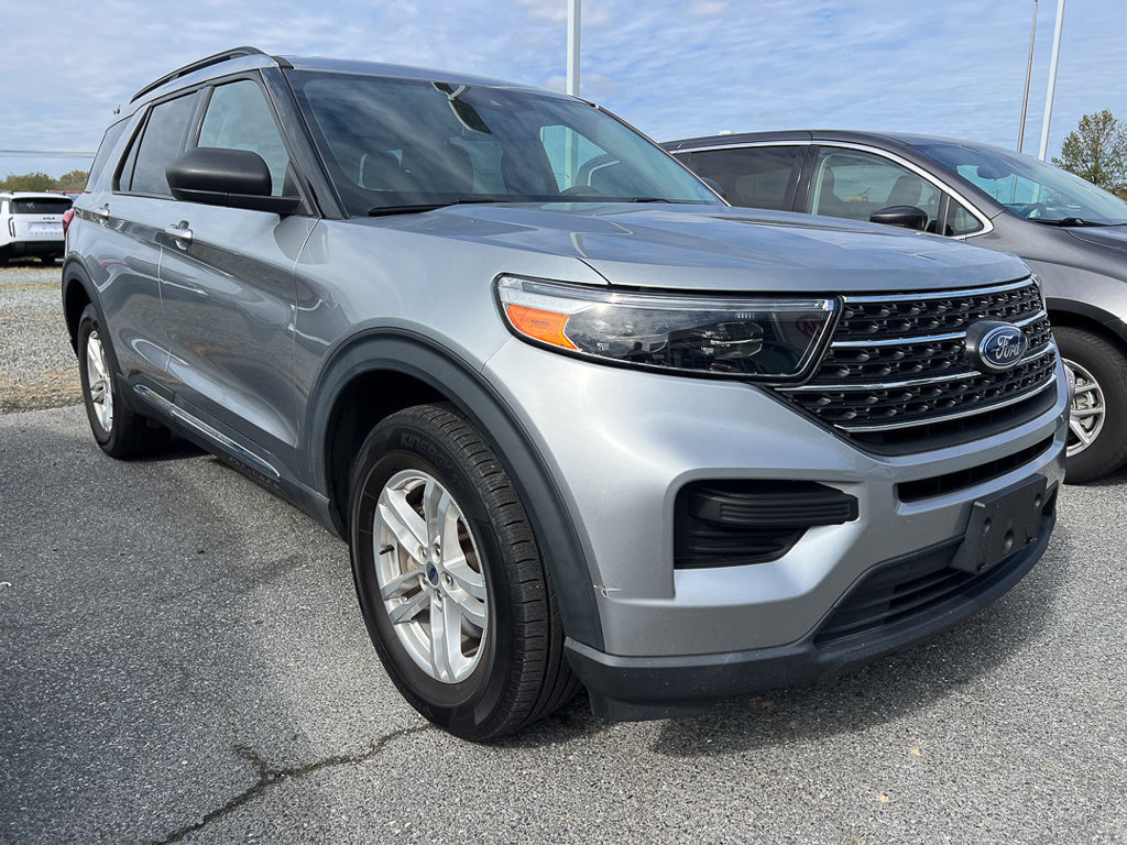 Used 2022 Ford Explorer XLT AWD/4WD image 9