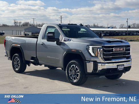 New 2026 GMC Sierra 3500 SLE image 2