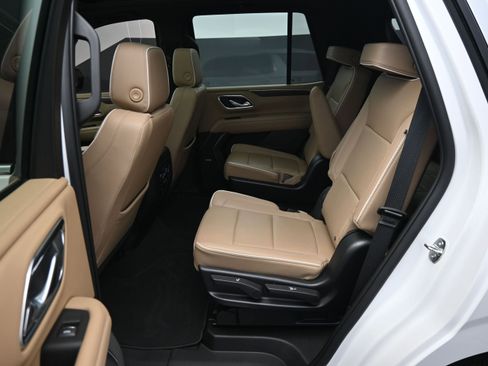 Used 2023 Chevrolet Tahoe Premier AWD/4WD image 33