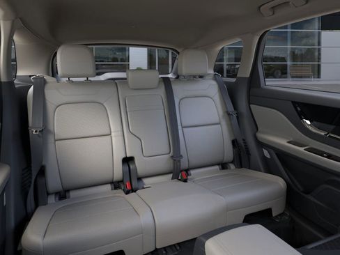 New 2026 Lincoln Corsair Premiere image 32