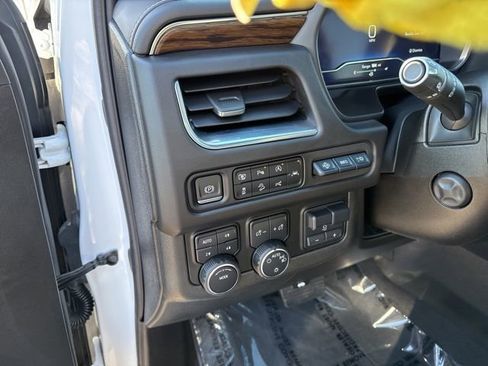 Used 2023 Chevrolet Tahoe Premier w/ Advanced Technology Package image 16